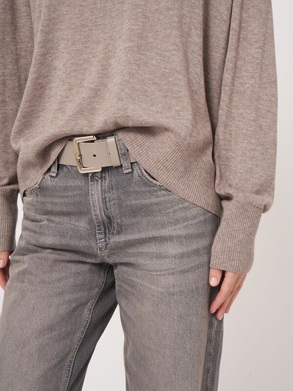 Lichte gebreide wijde trui met lange mouwen image number 2