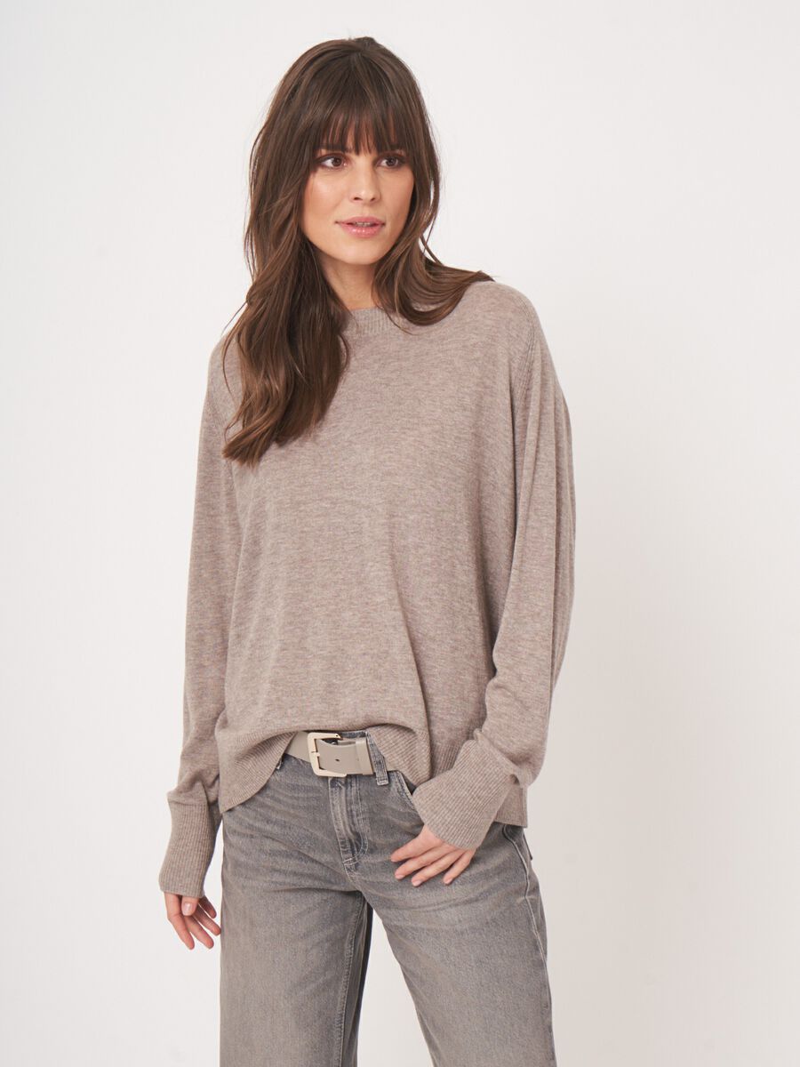 Pull large femme — maille fine & confort moderne repeat image number 3