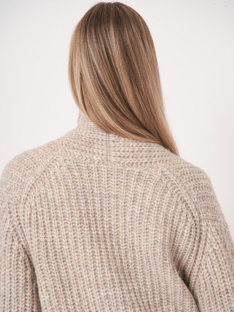 Grofgebreid ribbelvest van space-dye garen image number 3