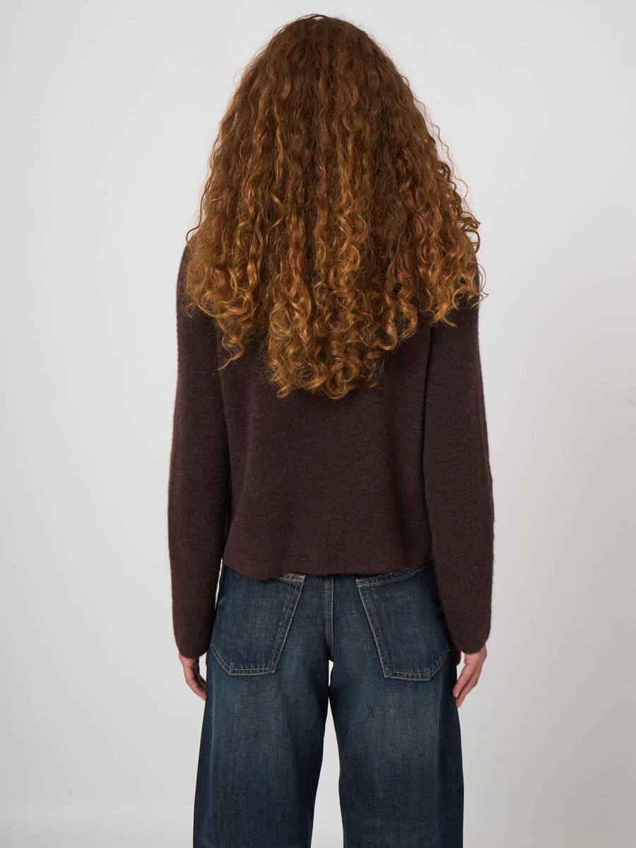 Boxy-Strickjacke aus Wolle und Alpaka mit Polokragen image number 6