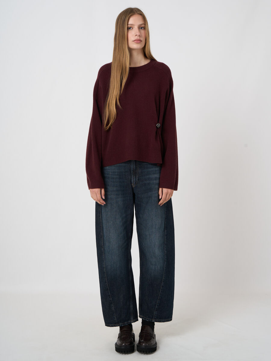 Boxy-Pullover aus Lammwolle mit seitlichem Knopfdetail image number 4