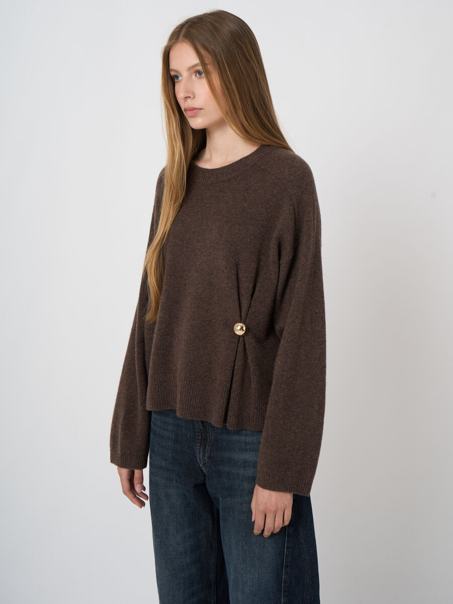 Boxy-Pullover aus Lammwolle mit seitlichem Knopfdetail image number 1