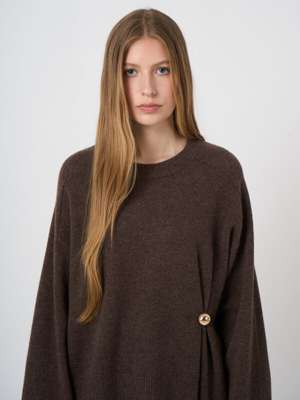 Boxy-Pullover aus Lammwolle mit seitlichem Knopfdetail image number 2