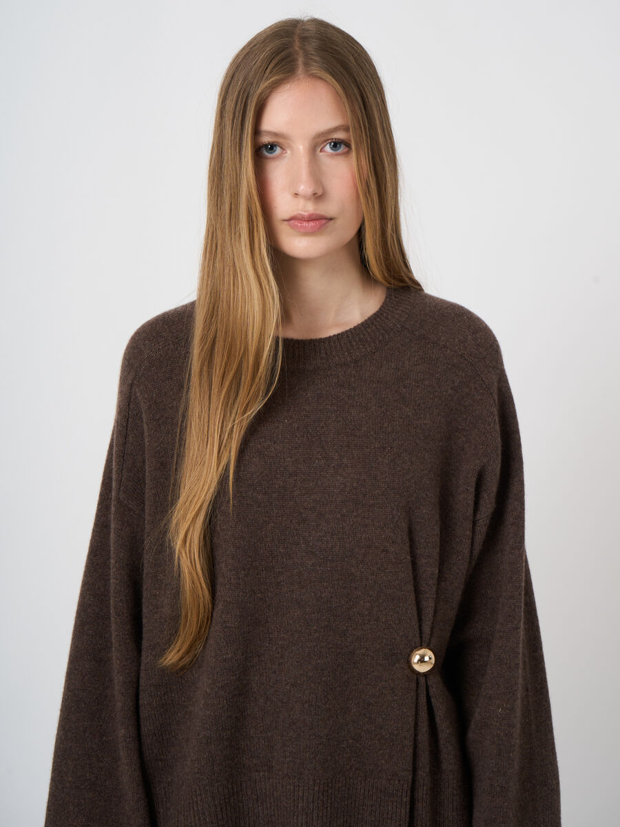 Boxy-Pullover aus Lammwolle mit seitlichem Knopfdetail image number 2