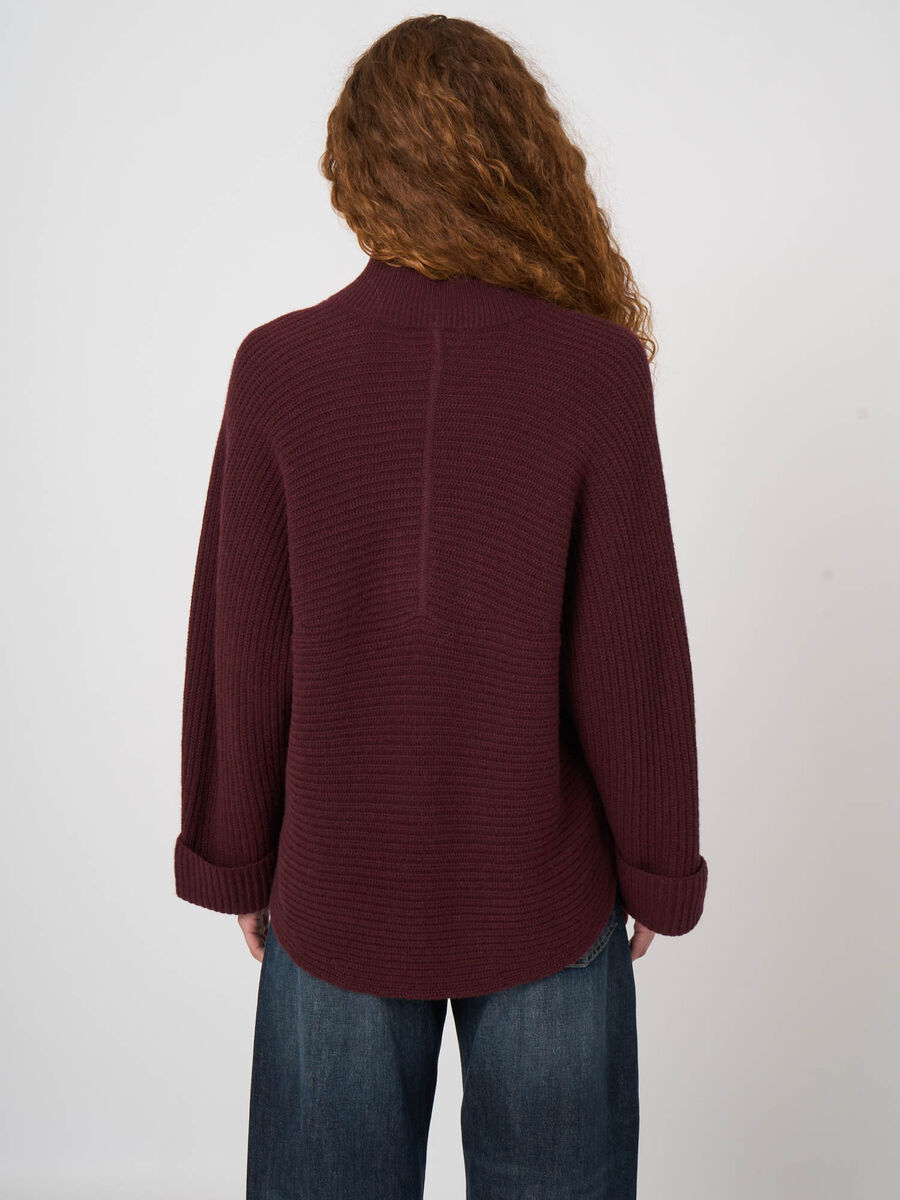 Rippstrickjacke mit Rei&szlig;verschluss aus Lammwolle image number 2