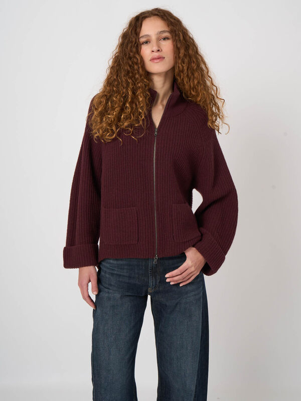 Rippstrickjacke mit Rei&szlig;verschluss aus Lammwolle image number 4