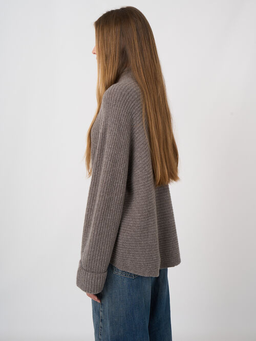 Rippstrickjacke mit Rei&szlig;verschluss aus Lammwolle
