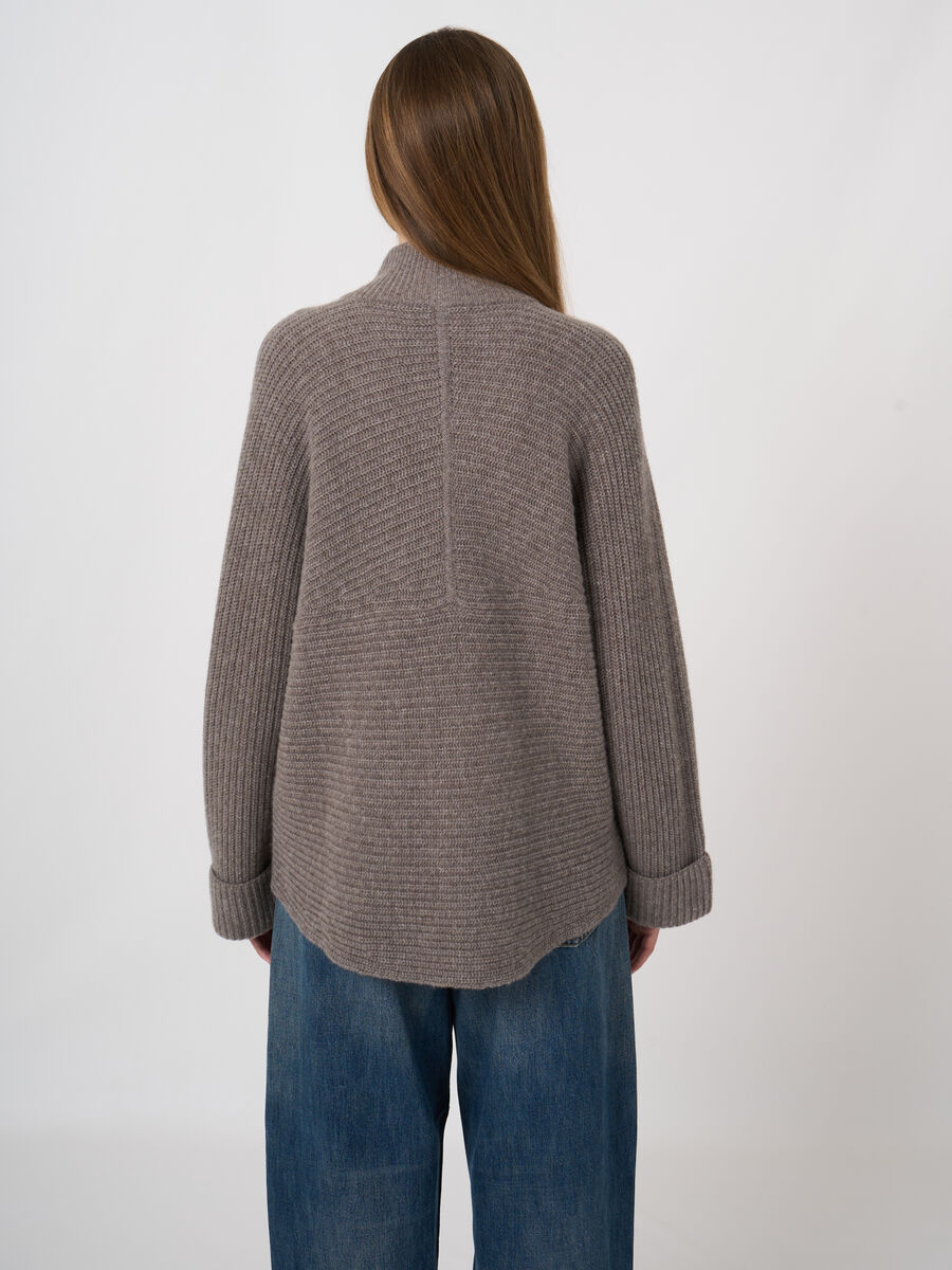 Rippstrickjacke mit Rei&szlig;verschluss aus Lammwolle image number 5