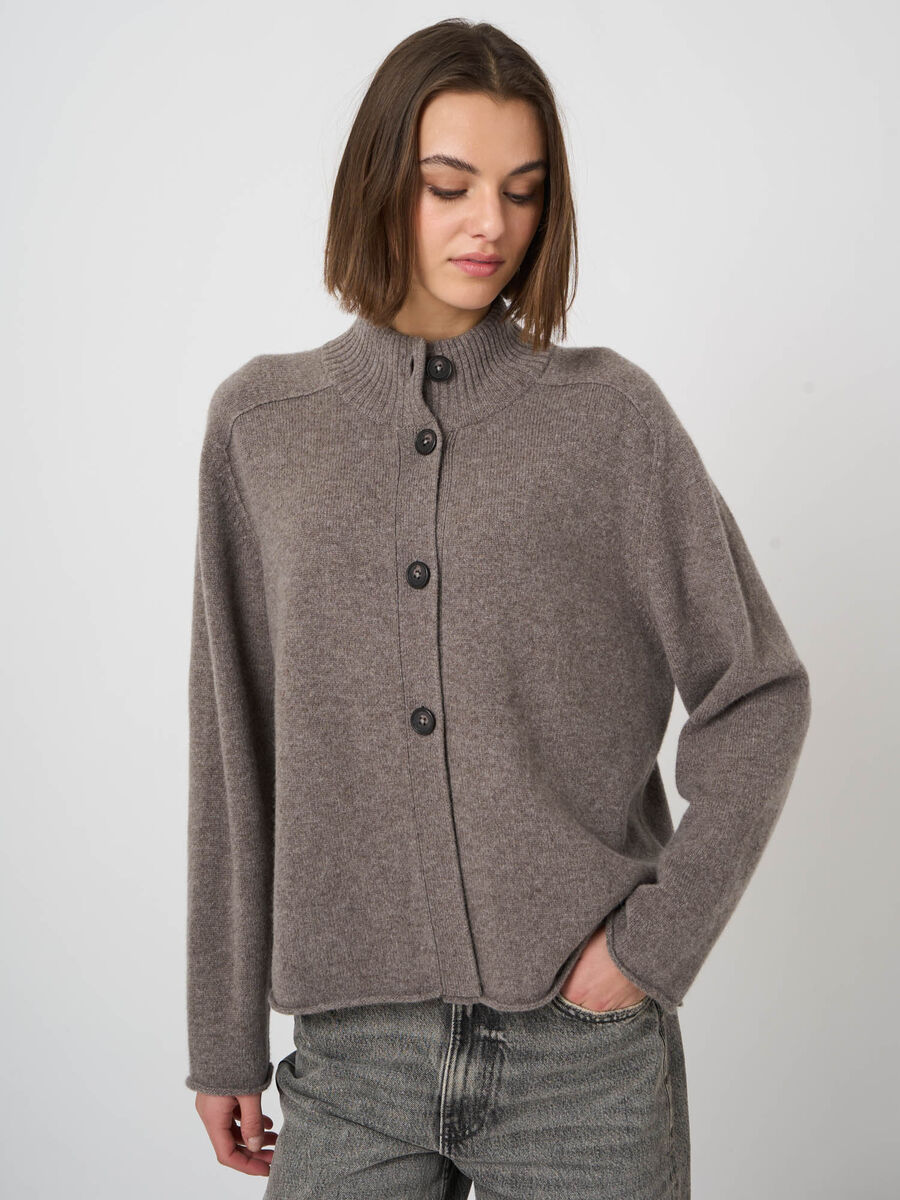 Strickjacke aus italienischer Lammwolle mit Stehkragen image number 1