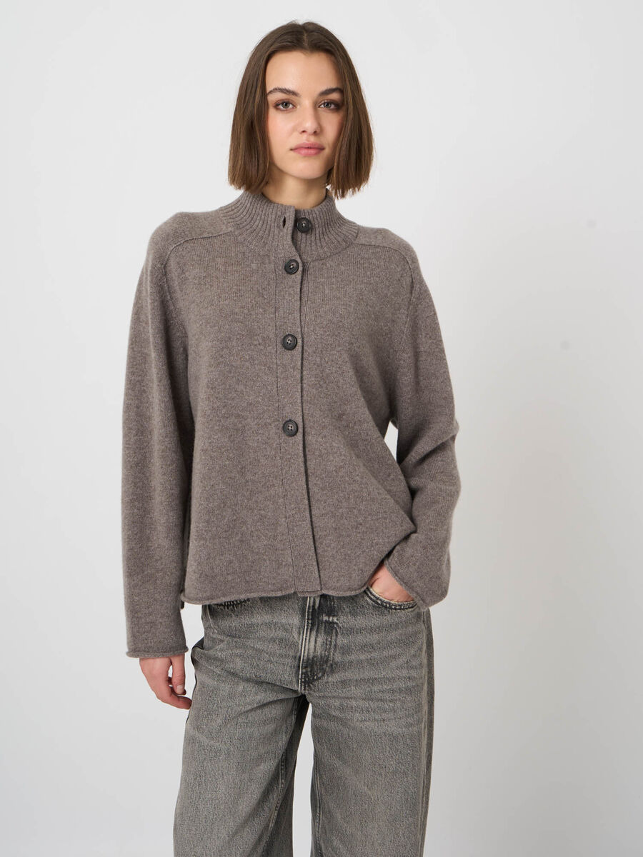 Strickjacke aus italienischer Lammwolle mit Stehkragen image number 4