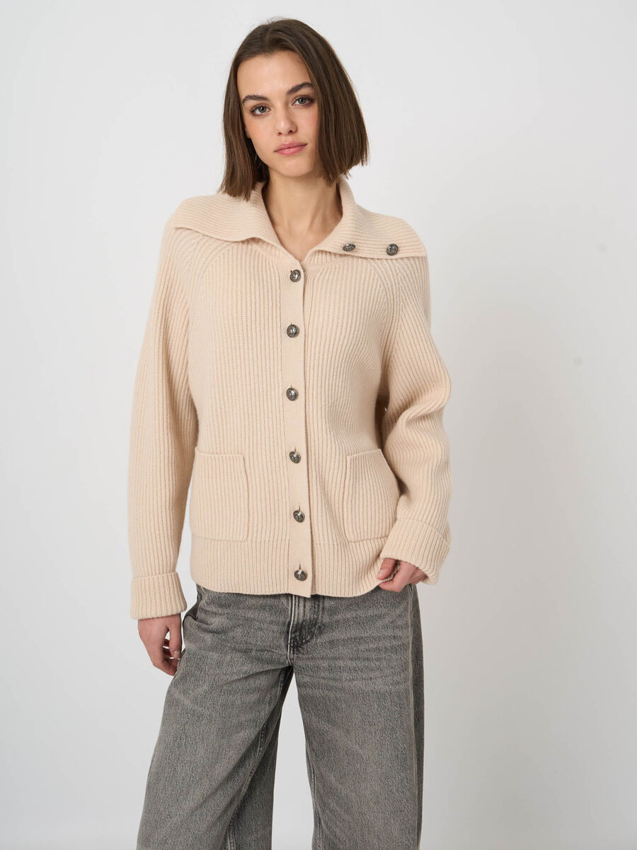 Cardigan c&ocirc;tel&eacute; en laine d&rsquo;agneau italienne &agrave; col boutonn&eacute; image number 4