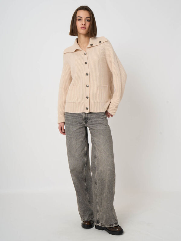 Italian Lambswool Rib Cardigan with Buttoned Collar image number 5