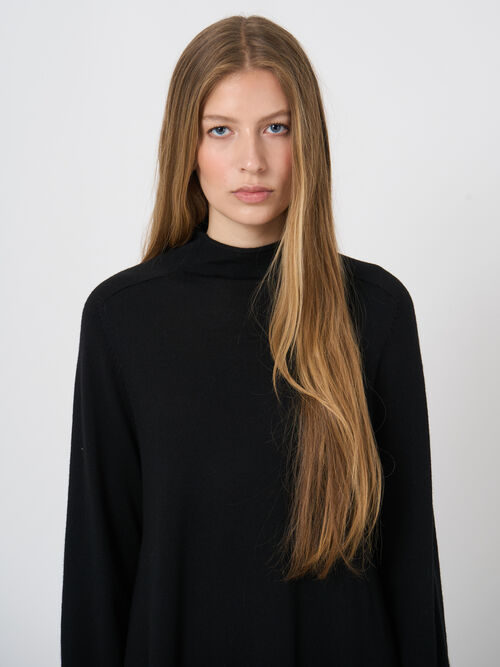 Robe en laine m&eacute;rinos extra fine &agrave; col montant