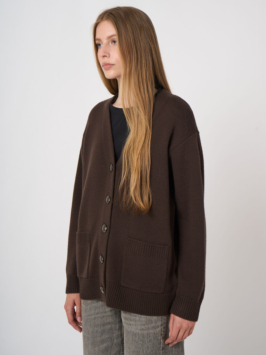 Cardigan oversize en m&eacute;rinos &agrave; boutons m&eacute;talliques image number 2