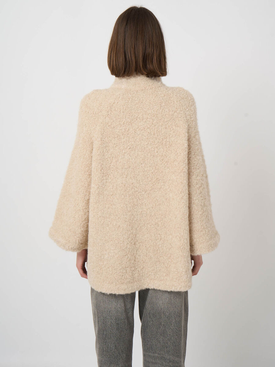Cardigan-veste oversize en boucl&eacute; alpaga-laine image number 11