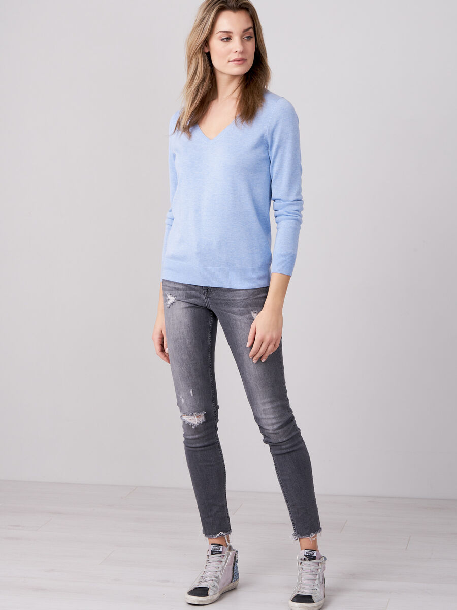 Basic cotton blend V-neck sweater image number 3