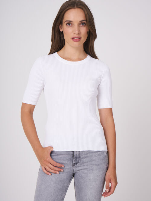 Fine rib knit short sleeve sweater