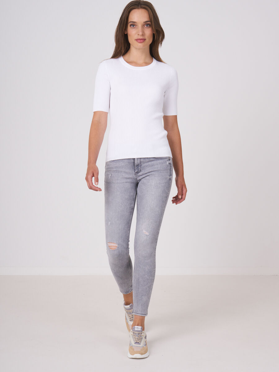 Fine rib knit short sleeve sweater image number 3