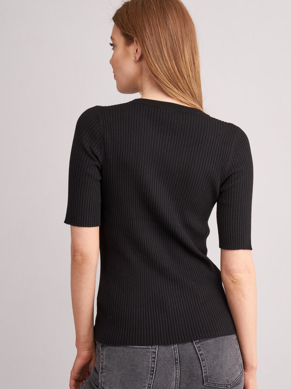 Fine rib knit short sleeve sweater image number 2