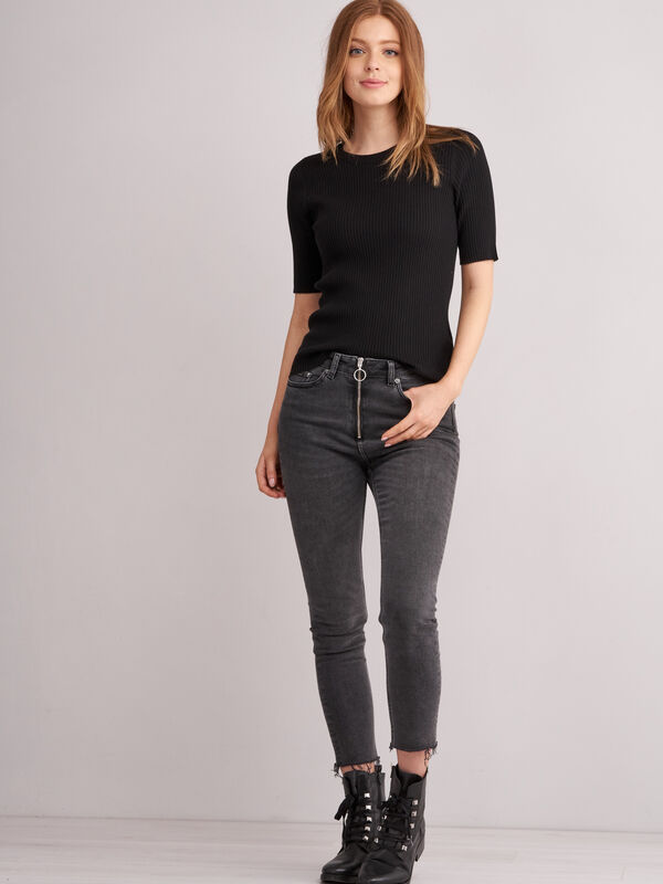Fine rib knit short sleeve sweater image number 3