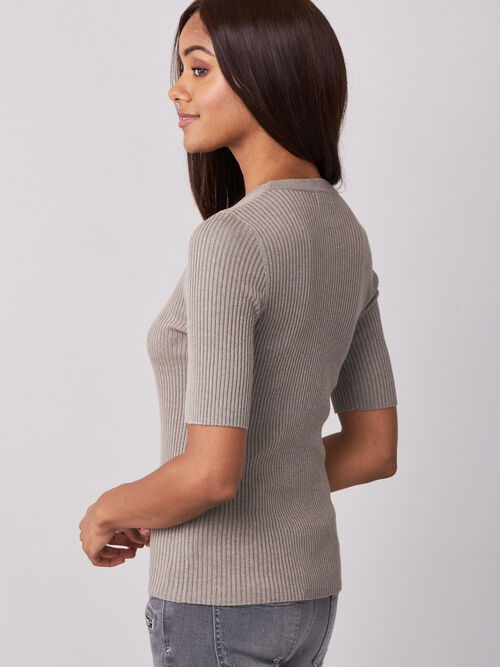 Fine rib knit short sleeve sweater