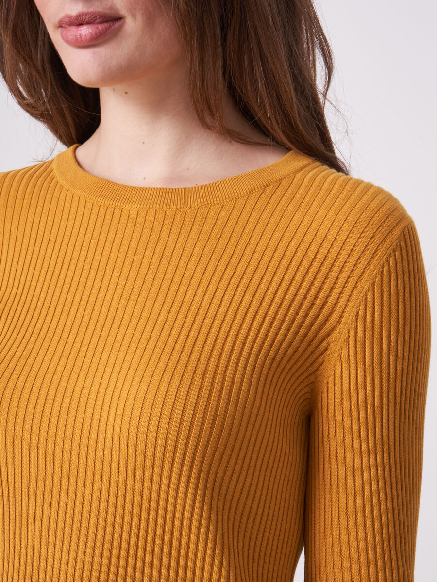 Fine rib knit long sleeve sweater image number 2
