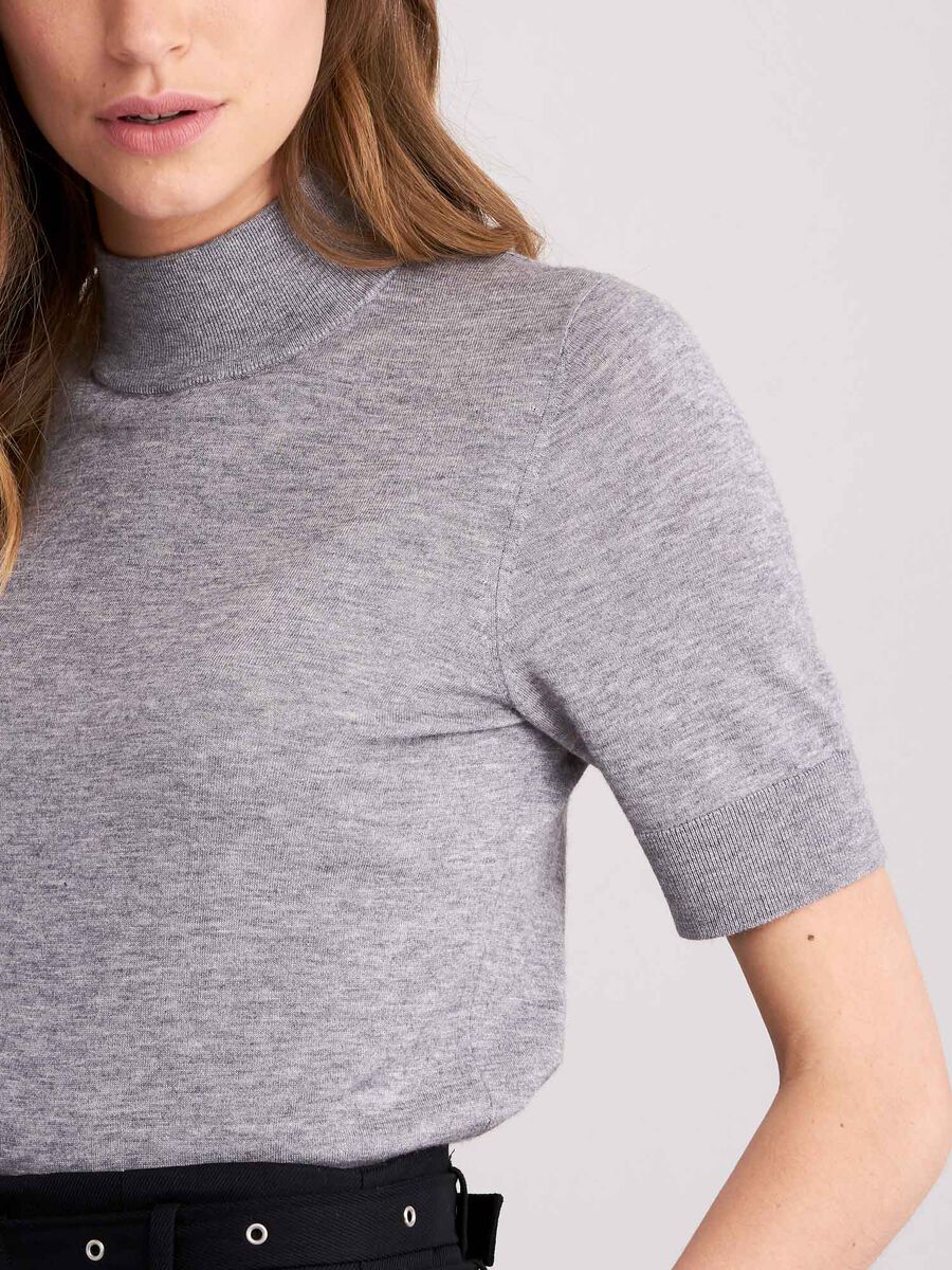 Lightweight fine knit short sleeve sweater image number 2