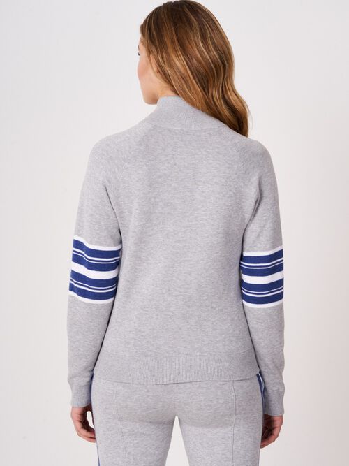 Sporty half zip sweater with kangaroo pocket