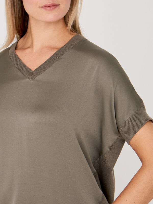 Sleeveless silk-front V-neck sweater image number 2