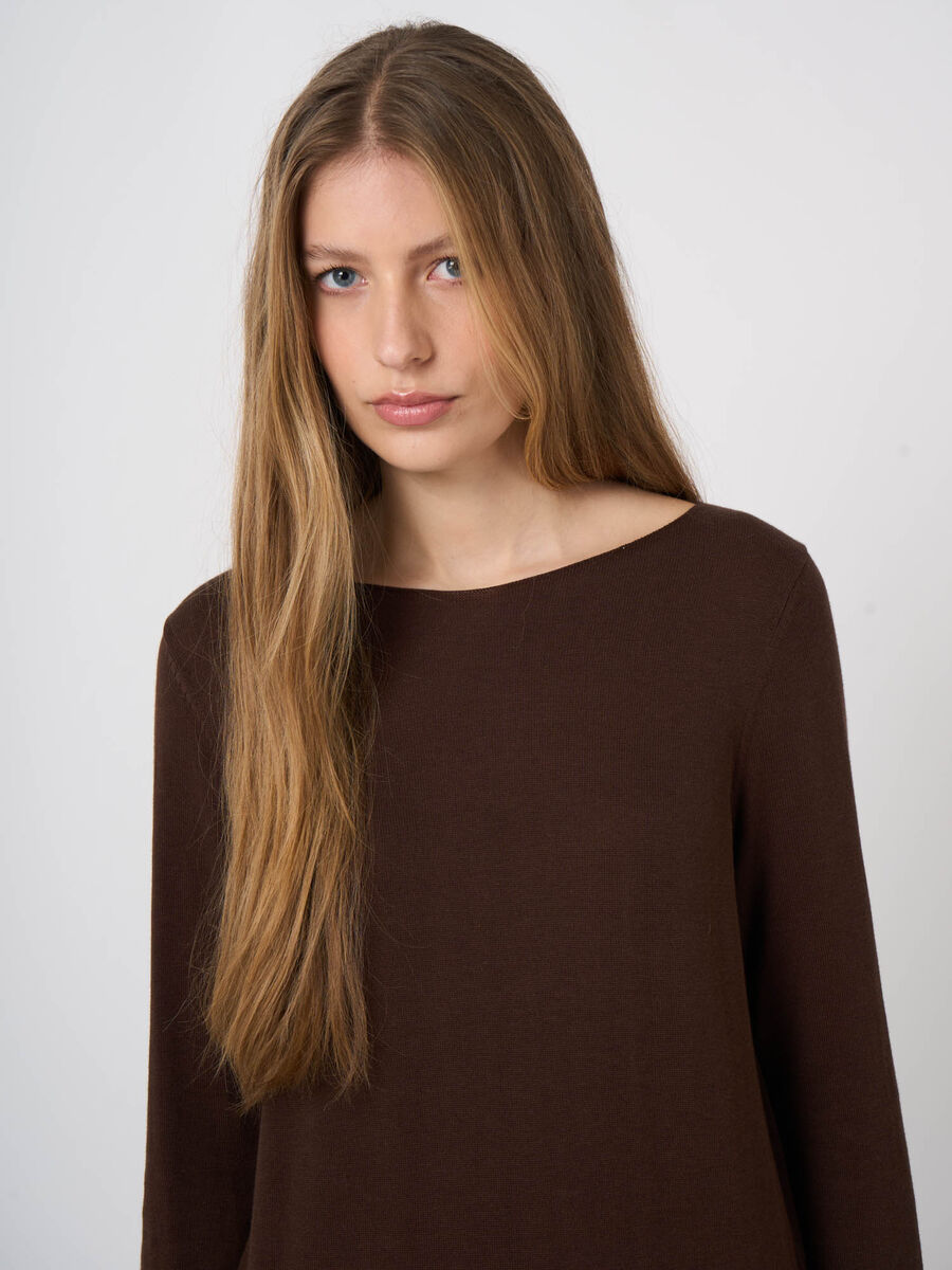 Cotton-Viscose Fine-Knit Boat-Neck Sweater image number 0