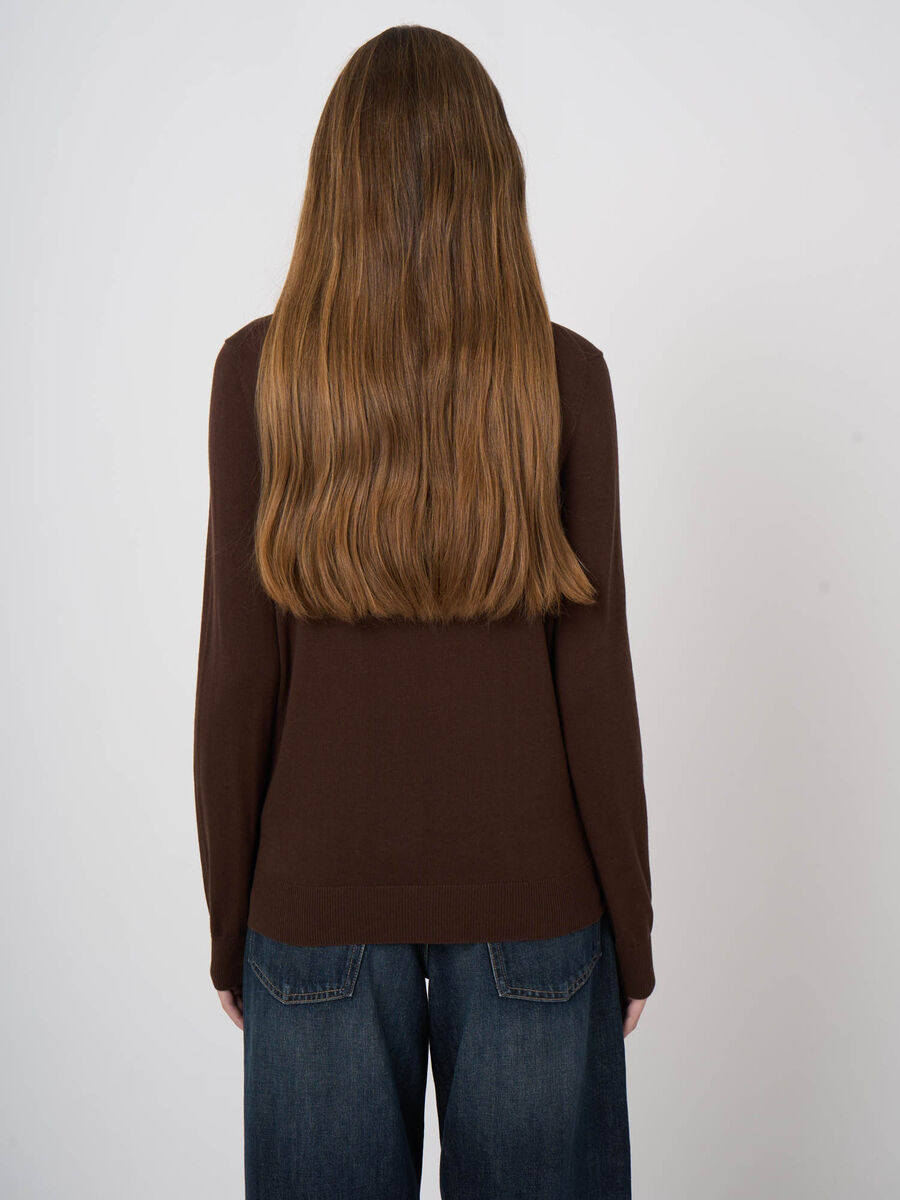 Cotton-Viscose Fine-Knit Boat-Neck Sweater image number 4