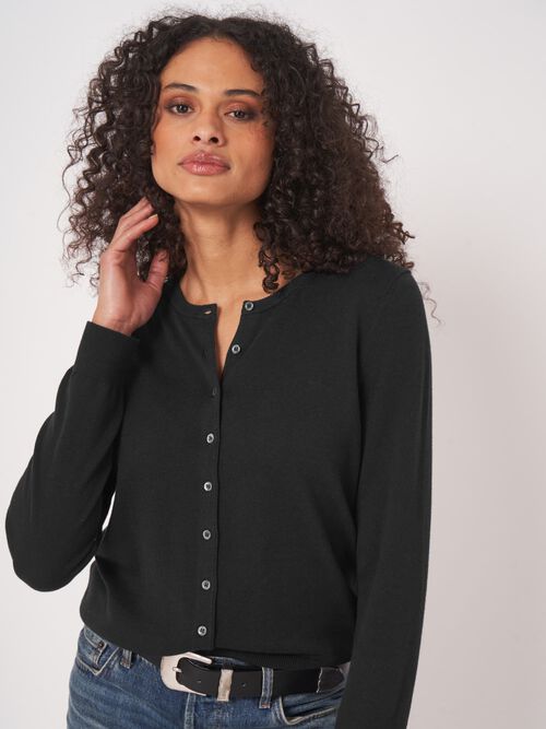Basic fine knit cardigan in cotton blend