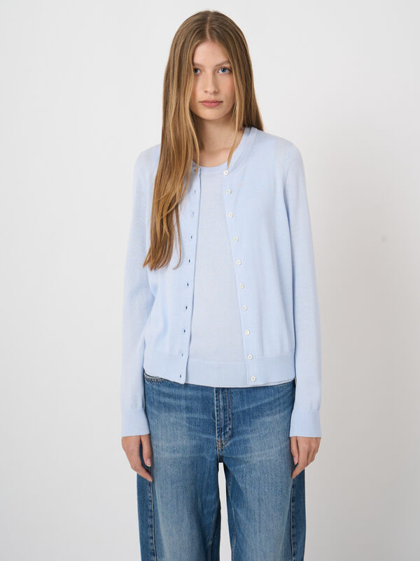 Feinstrick-Cardigan aus Baumwollmix mit Knopfleiste image number 4
