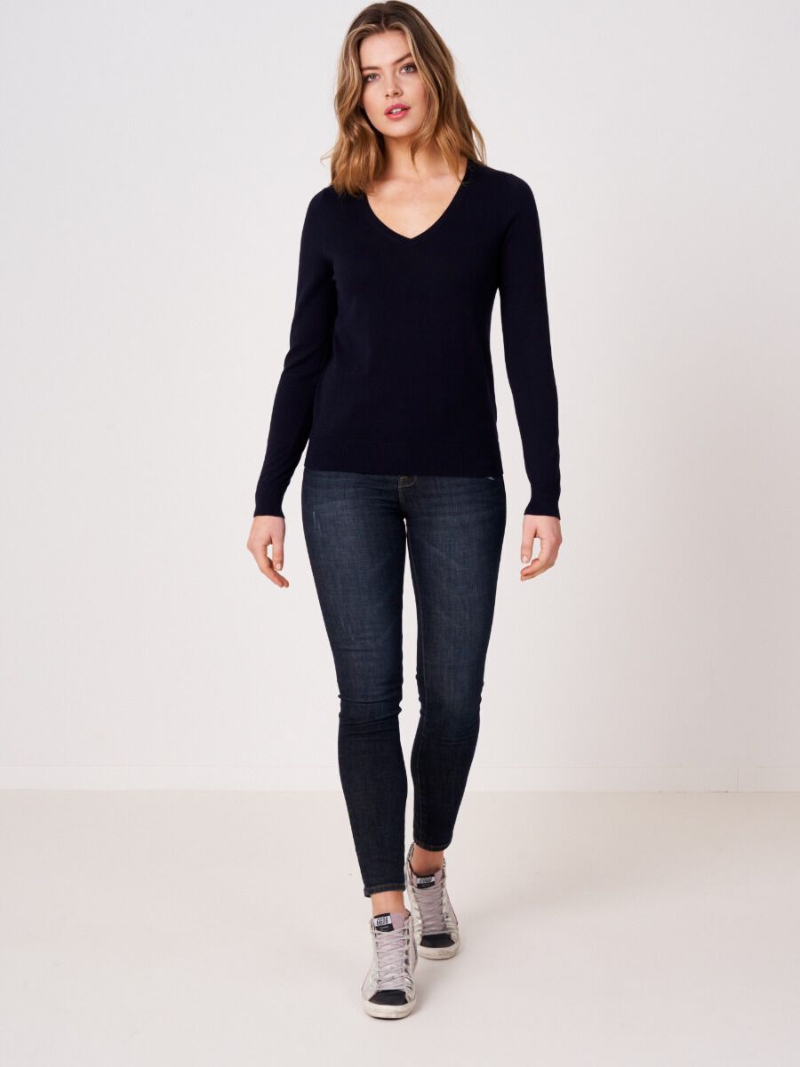 Feinstrick V-Ausschnitt-Pullover aus Baumwollmix image number 3