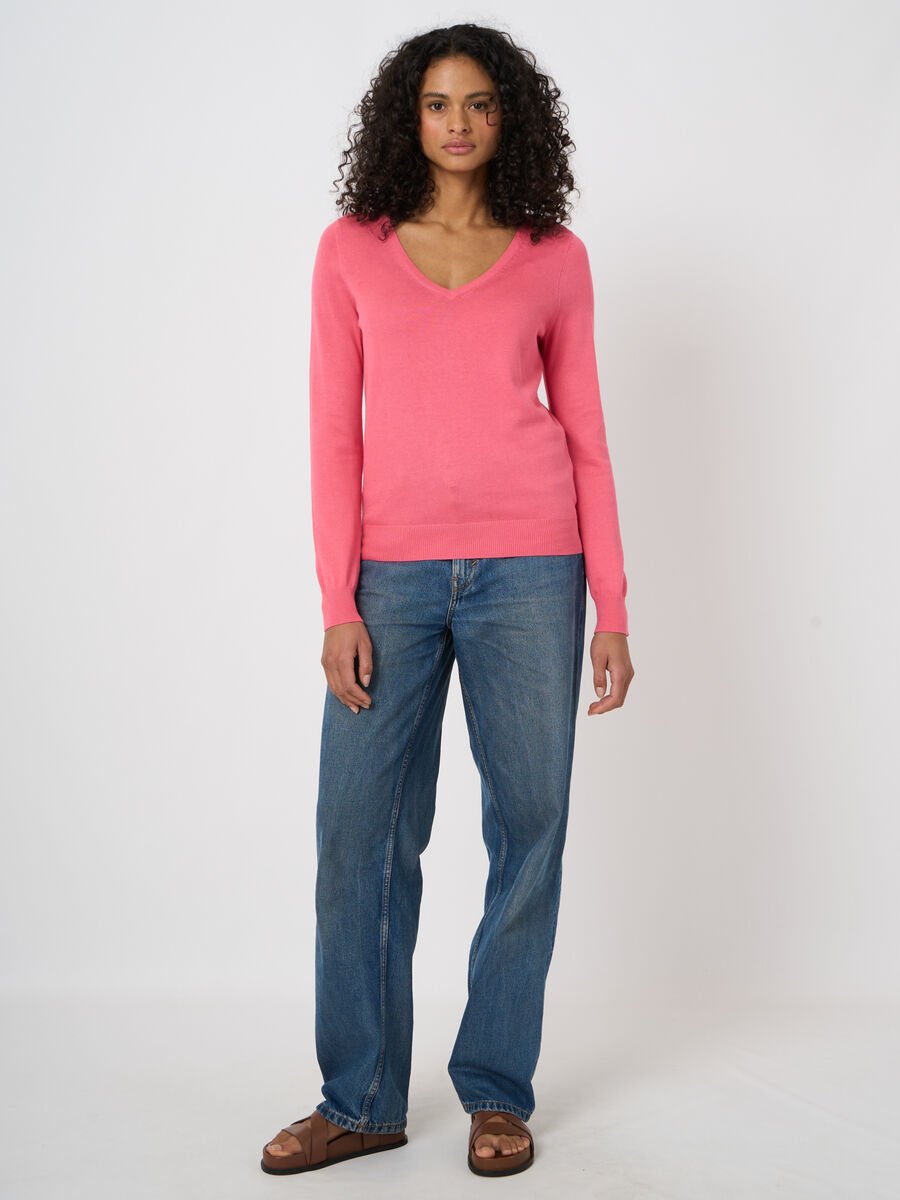 Fine-knit cotton-blend v-neck sweater image number 0