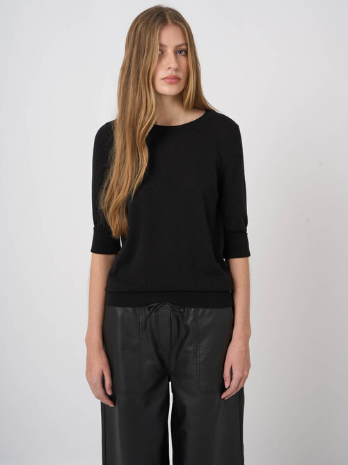 Basic fine knit short sleeve pullover cotton blend