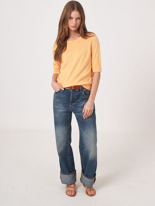 Basic fijngebreide trui met korte mouwen image number 4