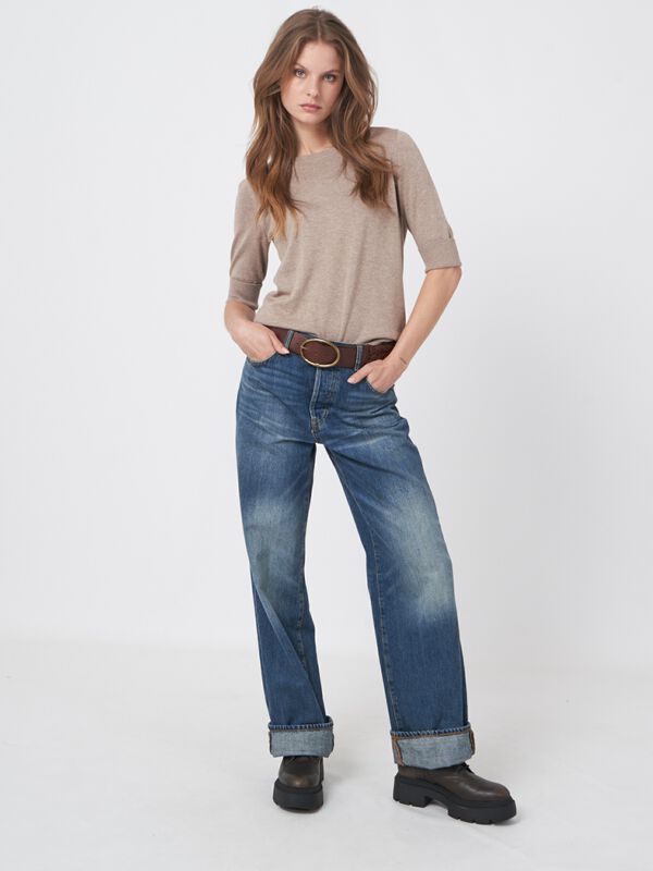 Basic fijngebreide trui met korte mouwen image number 2