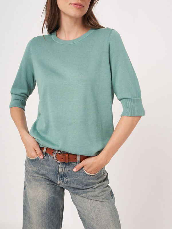 Basic fijngebreide trui met korte mouwen image number 2
