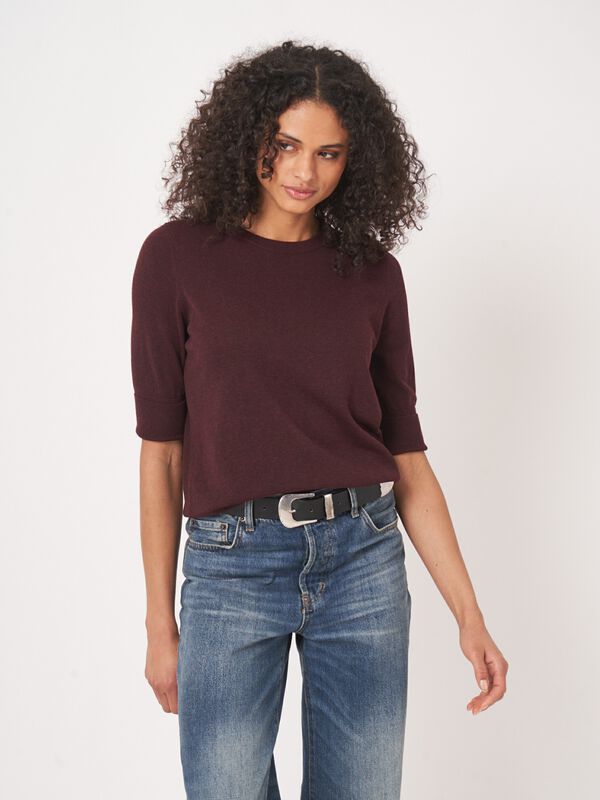 Basic fijngebreide trui met korte mouwen image number 3