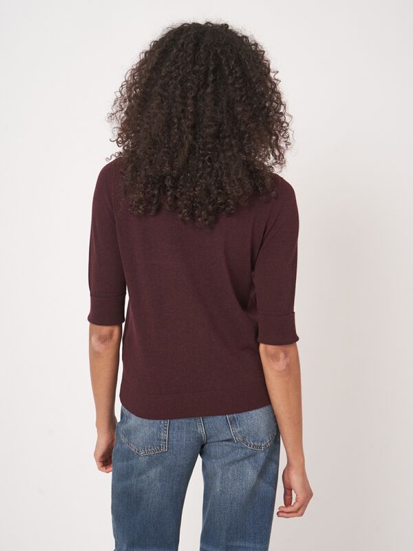 Basic fijngebreide trui met korte mouwen image number 4