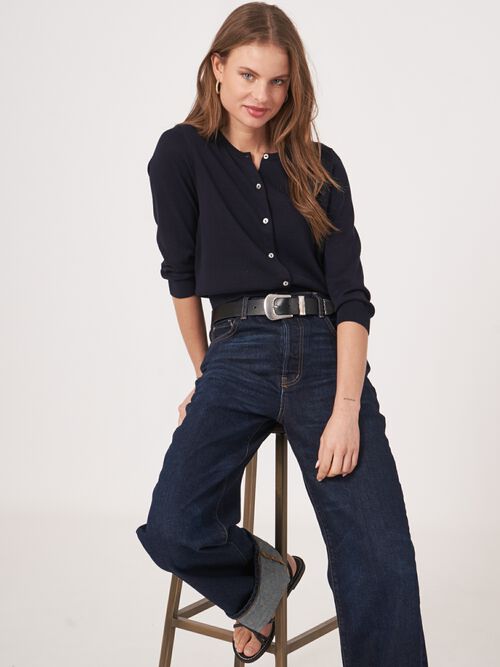 Kort vest met ronde hals van biologisch katoen