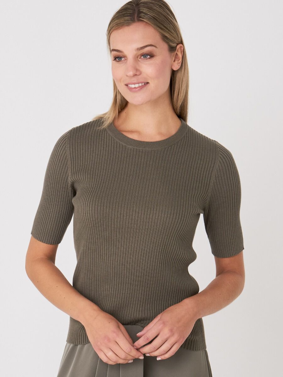 Basic short sleeve slim fit rib knit sweater