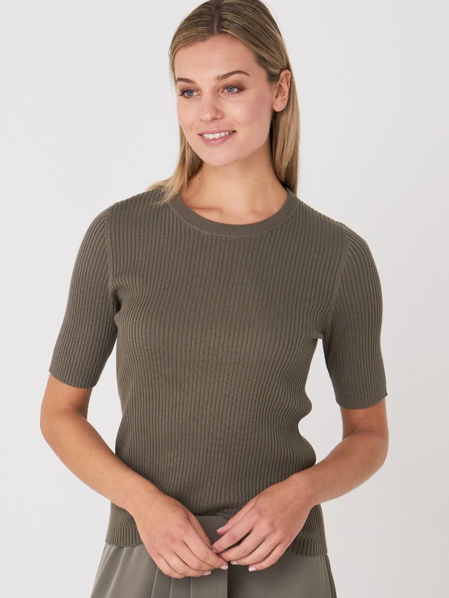 Basic short sleeve slim fit rib knit sweater image number 0
