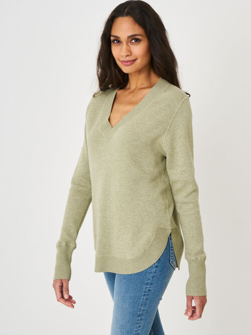 Organic cotton blend V-neck pullover with round ribbed hem