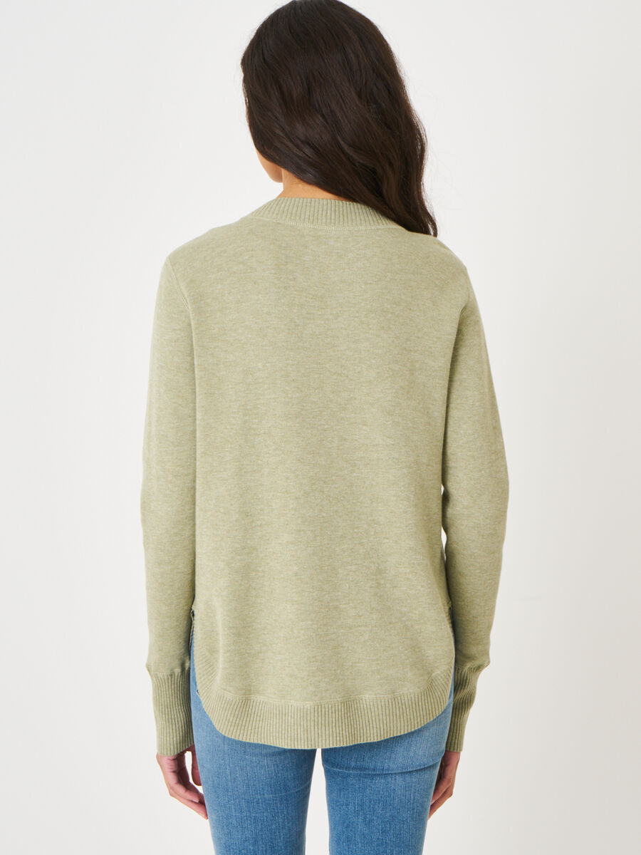 Organic cotton blend V-neck pullover with round ribbed hem image number 1