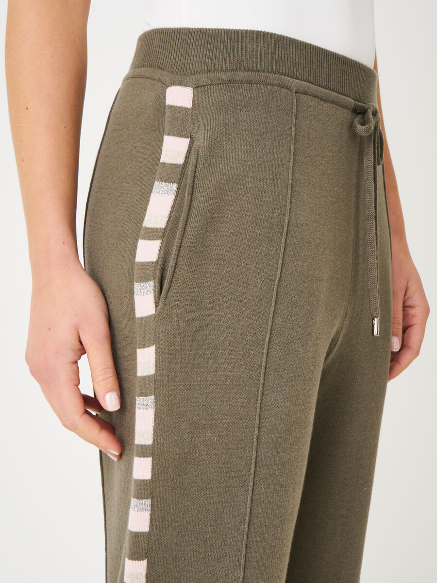Women's organic cotton blend jogging pants with sporty stripes