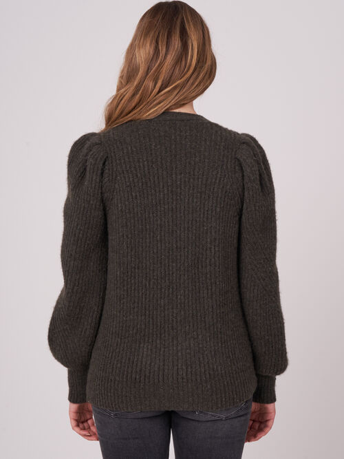 Cardigan met ribtextuur en pofmouwen
