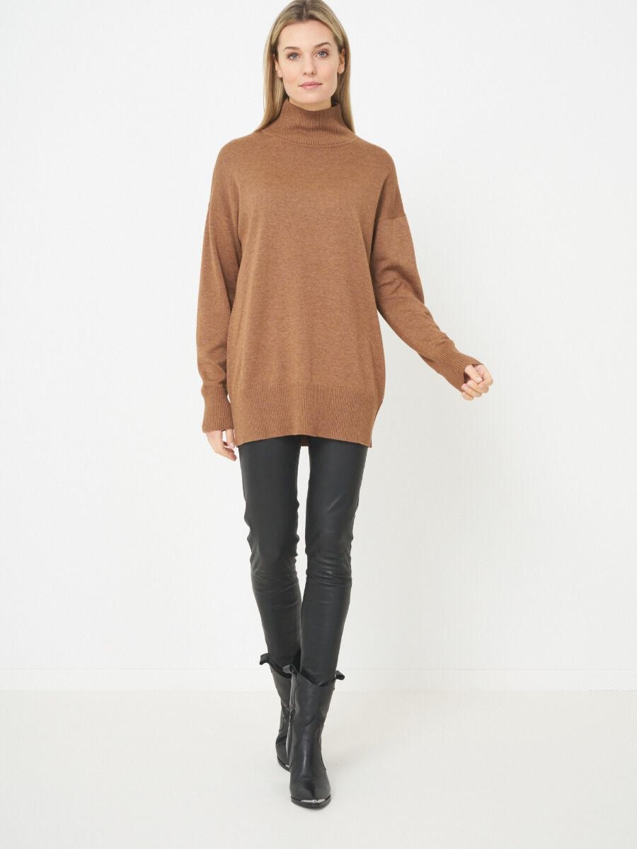 Pull long avec col montant et ourlet côtelés image number 3