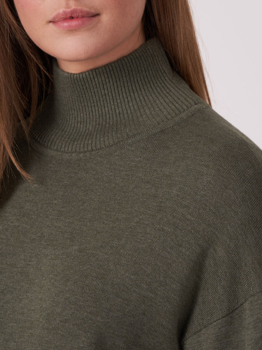 Pull long avec col montant et ourlet côtelés image number 2